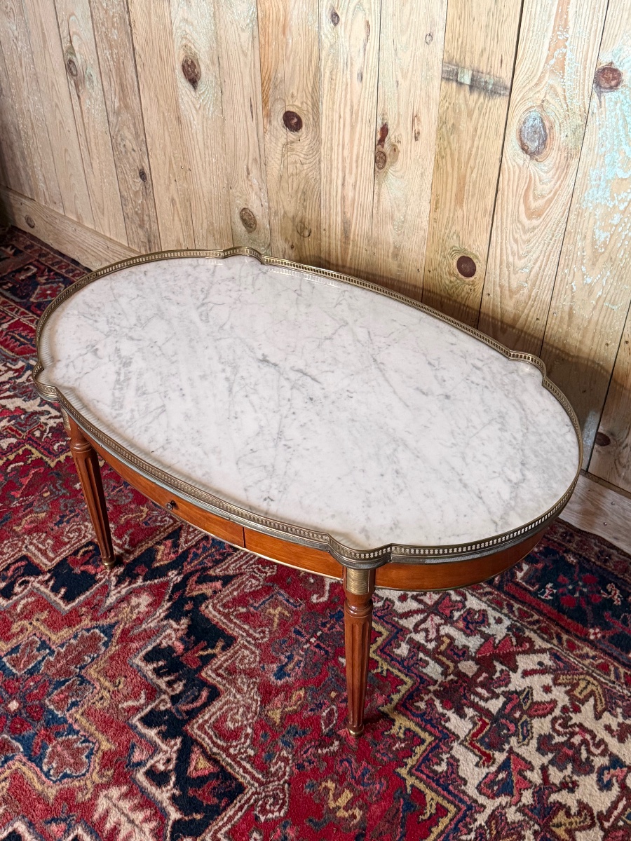 Table basse de style Louis XVI en acajou – Image 2