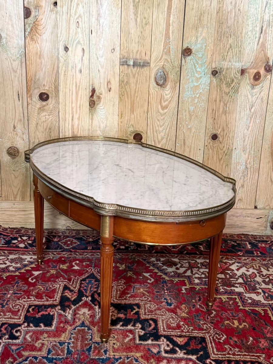 Table basse de style Louis XVI en acajou
