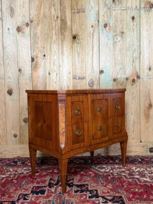 Commode italienne d’époque XVIIIe