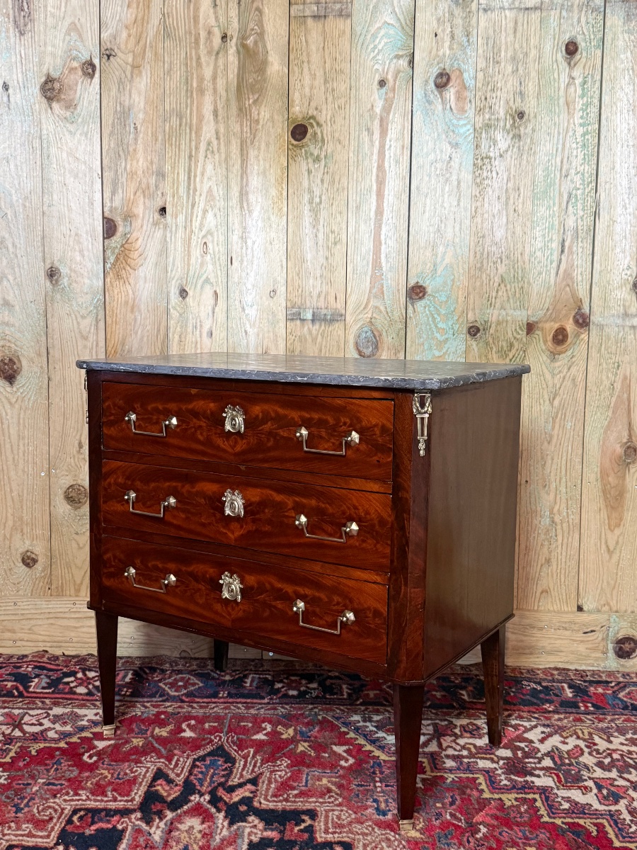 Commode de style Directoire d’époque XIXe