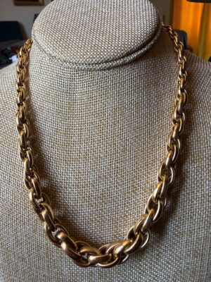 Collier en or maille torsadée. 31,2 grammes.