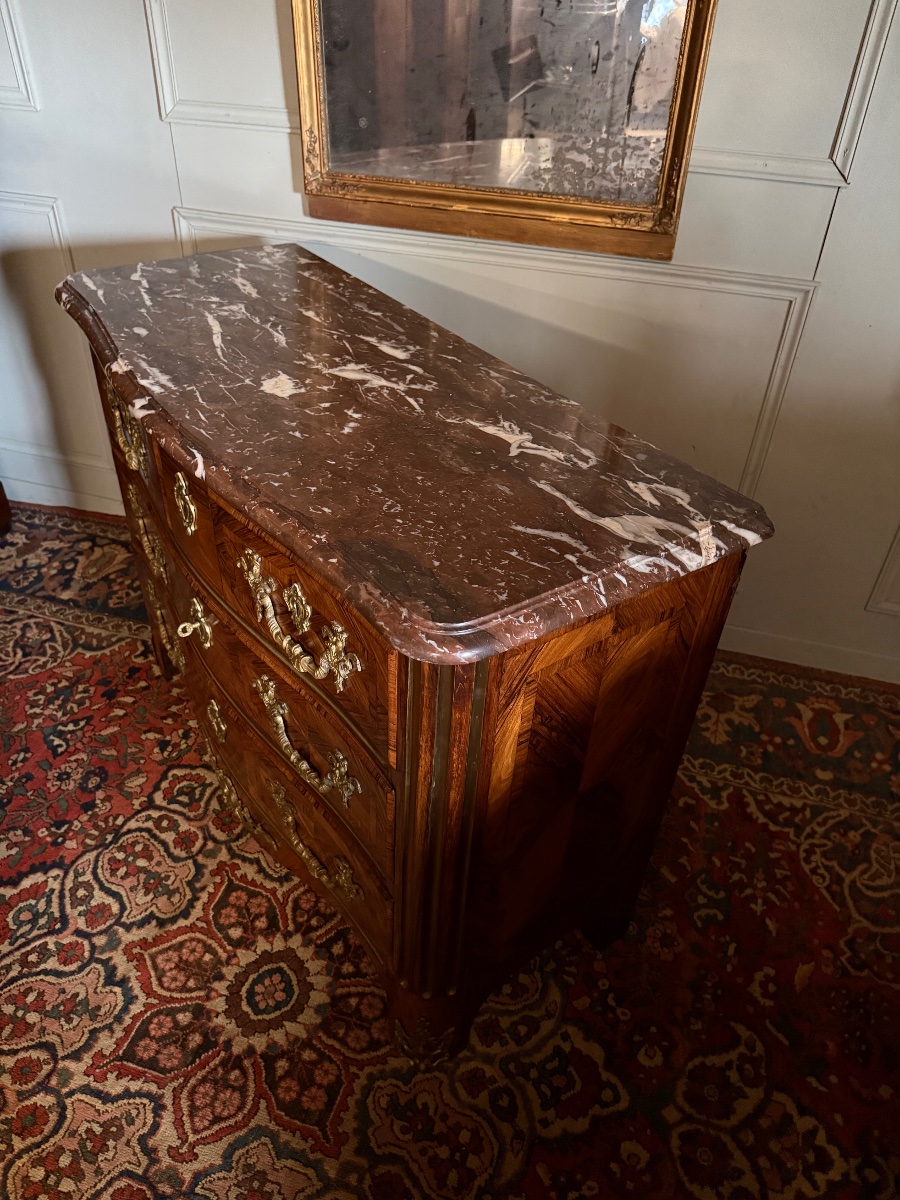 Commode de style Régence en marqueterie. – Image 7