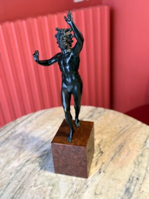 BRONZE " FAUNE DANSANT DE POMPEÏ " BRONZE DU GRAND TOUR SUR MARBRE ROUGE GRIOTTE.