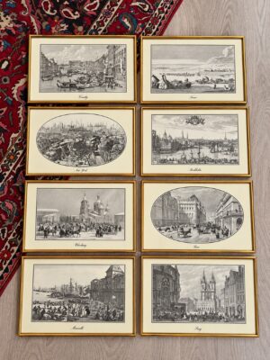 Réservé - ENSEMBLE DE 8 GRAVURES ANCIENNES – VUES DE VILLES DU MONDE – CADRES DORÉS