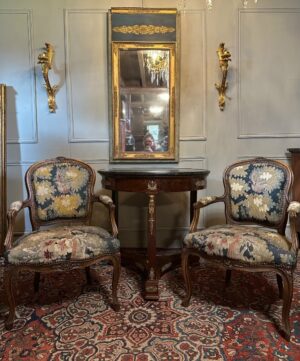 Paire De Fauteuils De Style Louis XV, Tapisseries D’aubusson XVIII ème.