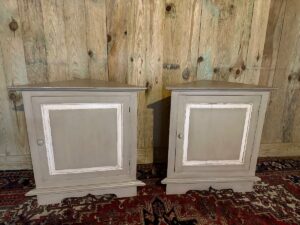 Paire D’encoignures En Bois Peint