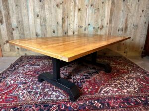 Grande Table Industrielle En Chêne Et Métal.