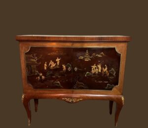 Meuble D’appui En Laque De Chine. Maison Jansen.