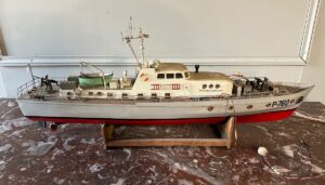 Maquette de bateau de guerre à moteur, vedette de surveillance côtière