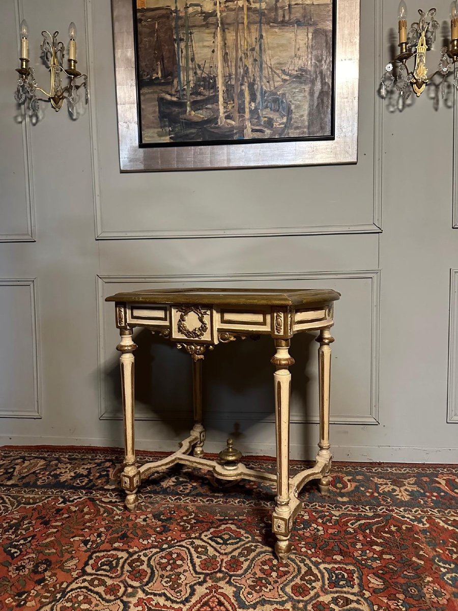 Table De Milieu / Console De Style Louis XVI En Bois Peint Et Doré. – Image 4