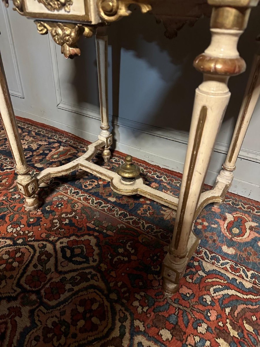 Table De Milieu / Console De Style Louis XVI En Bois Peint Et Doré. – Image 6