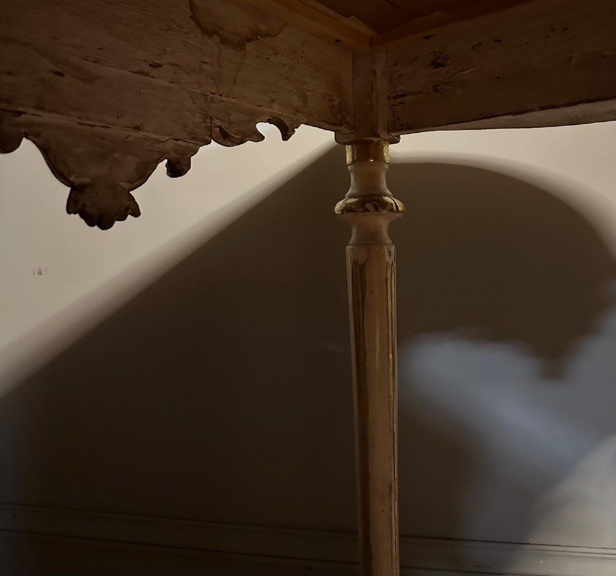 Table De Milieu / Console De Style Louis XVI En Bois Peint Et Doré. – Image 8