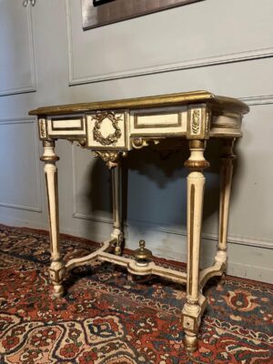 Table De Milieu / Console De Style Louis XVI En Bois Peint Et Doré.