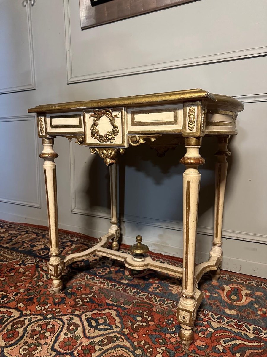 Table De Milieu / Console De Style Louis XVI En Bois Peint Et Doré.