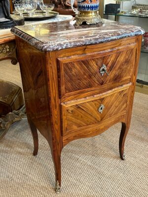 Petite Commode d'époque XVIII ème, En Marqueterie De Bois De Violette.