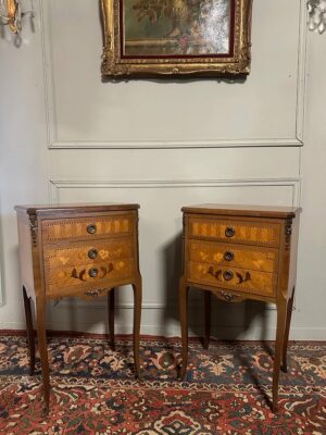 Paire De Chevets De Style Transition En Marqueterie.