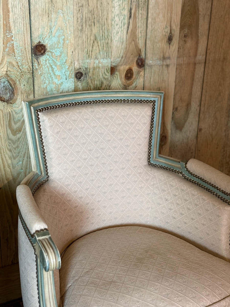 Paire de bergères de style Louis XVI en bois laqué – Image 6