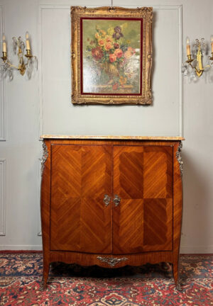Buffet de style Louis XV en marqueterie