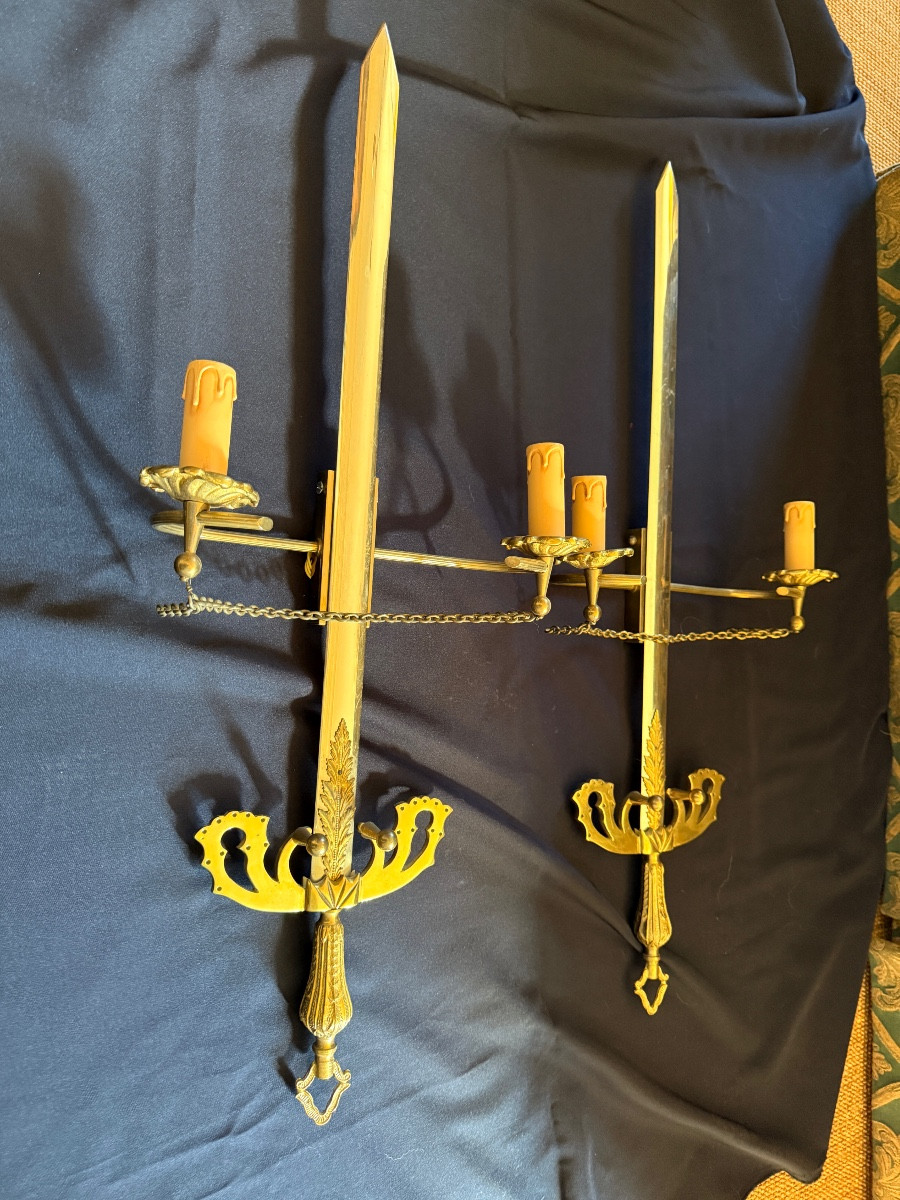 Paire d’appliques en forme d’épées d’époque Hollywood Regency – Image 7