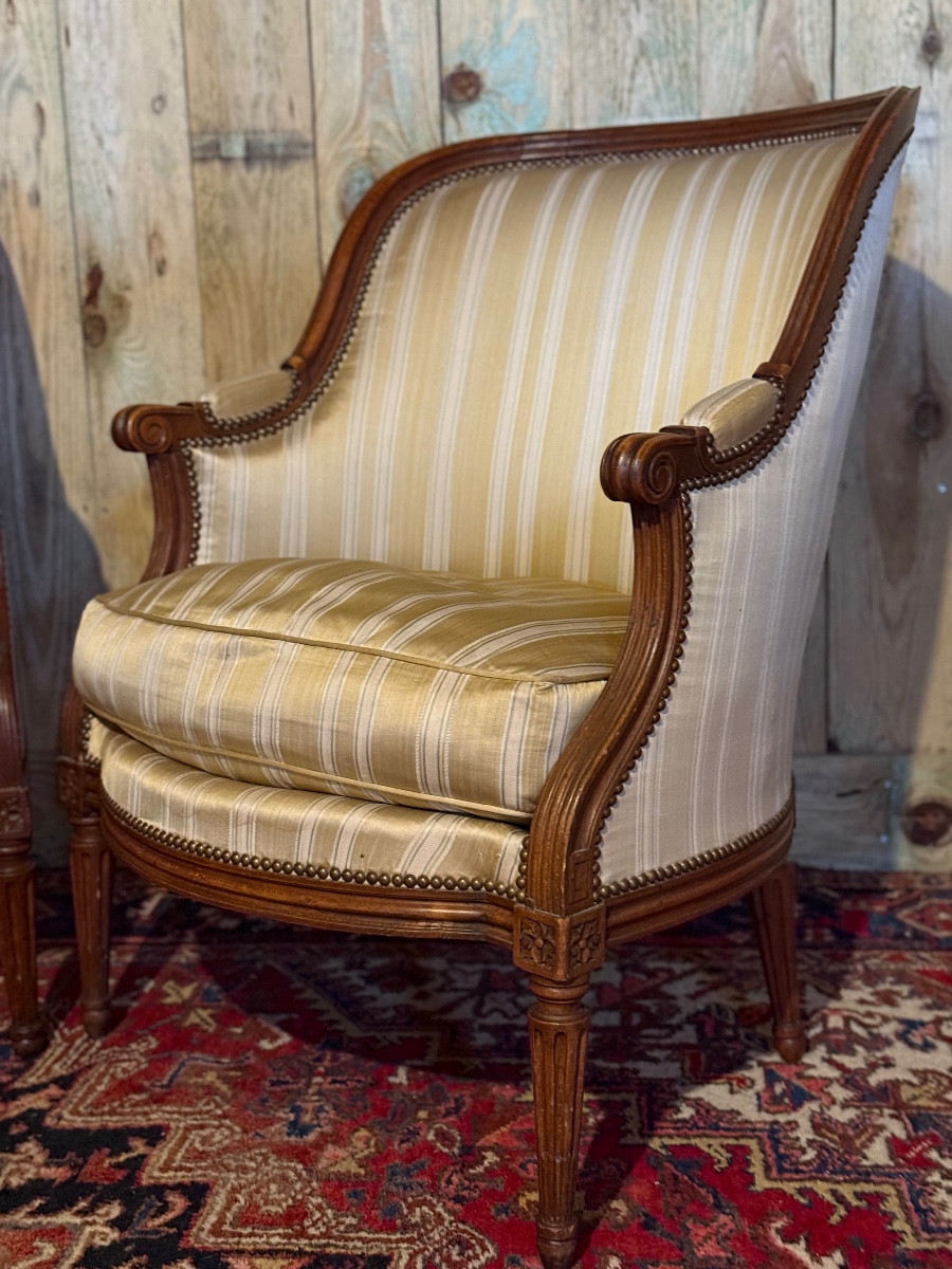 Paire de bergères gondoles d’époque Louis XVI en bois naturel – Image 3