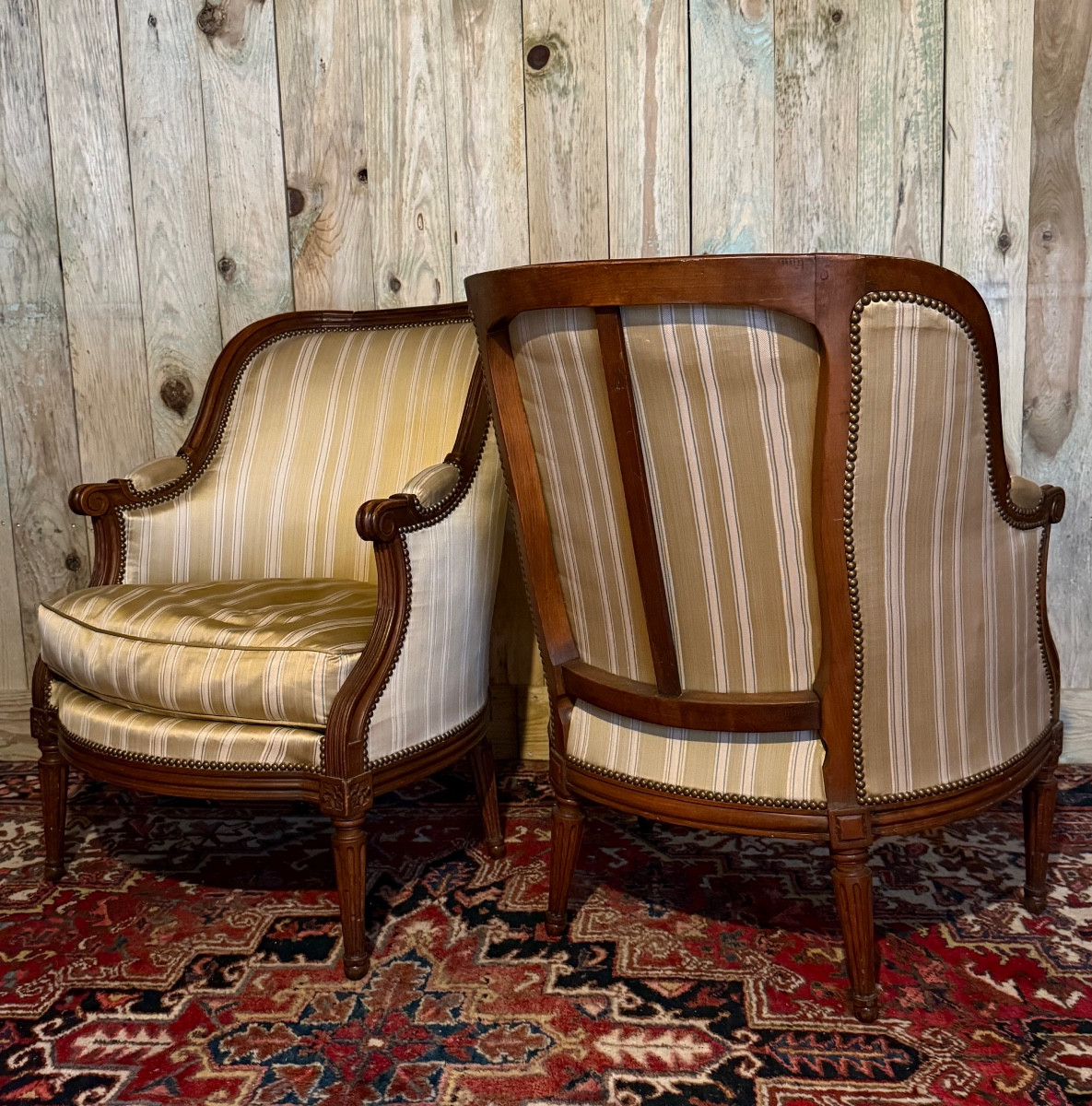 Paire de bergères gondoles d’époque Louis XVI en bois naturel – Image 5