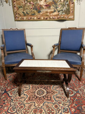 Table basse de style Empire en acajou