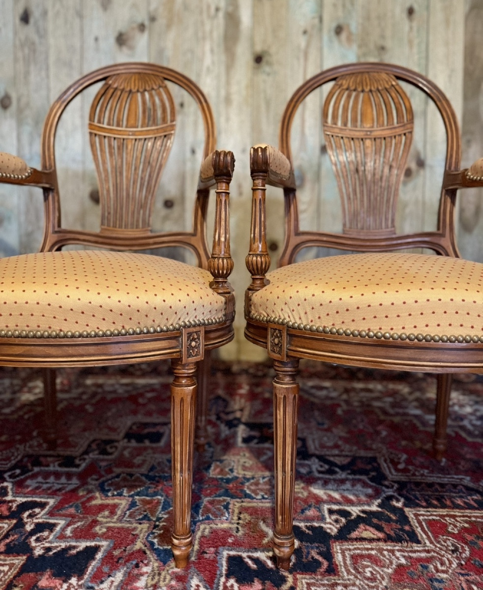 Ensemble de quatre fauteuils de style Louis XVI - dossiers à la montgolfière – Image 3