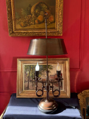 Le Dauphin – Lampe bouillotte aux cors de chasse