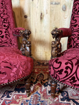 Paire de fauteuils de style Louis XIII