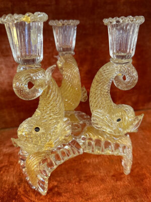 Chandelier aux trois dauphins en verre de Murano signé Barovier et Toso.