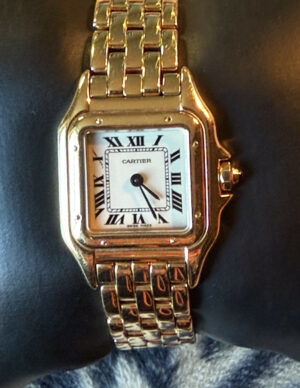Montre CARTIER Panthère en or. Petit modèle.