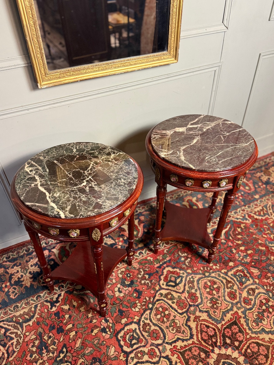 Paire de guéridons de style Louis XVI à plaques de porcelaine – Image 4