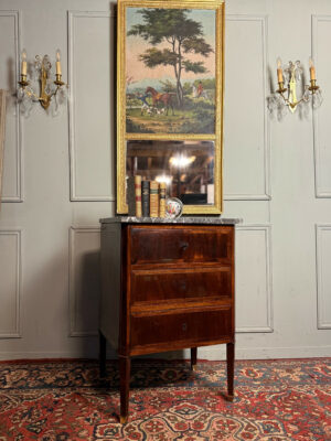 Petite commode de style Directoire en acajou