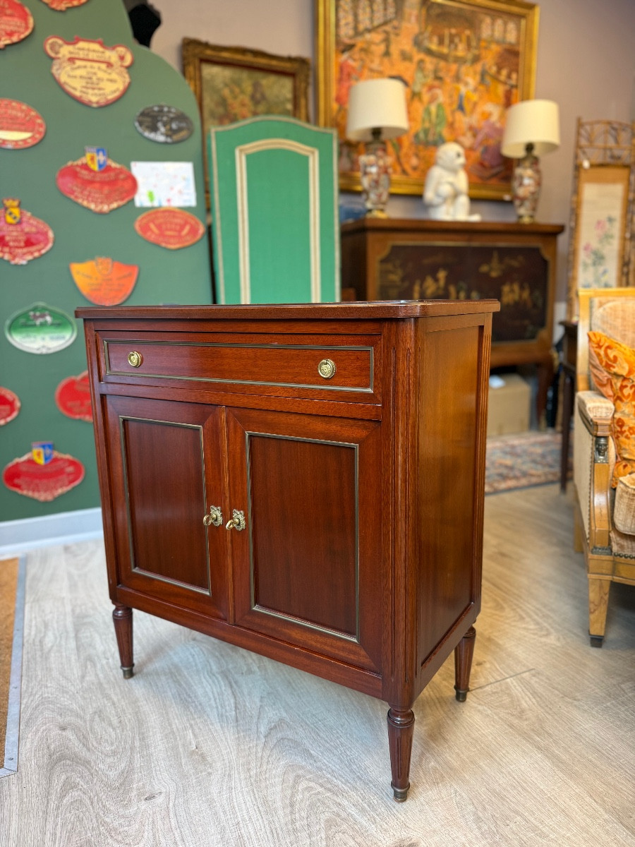Petit buffet Louis XVI
