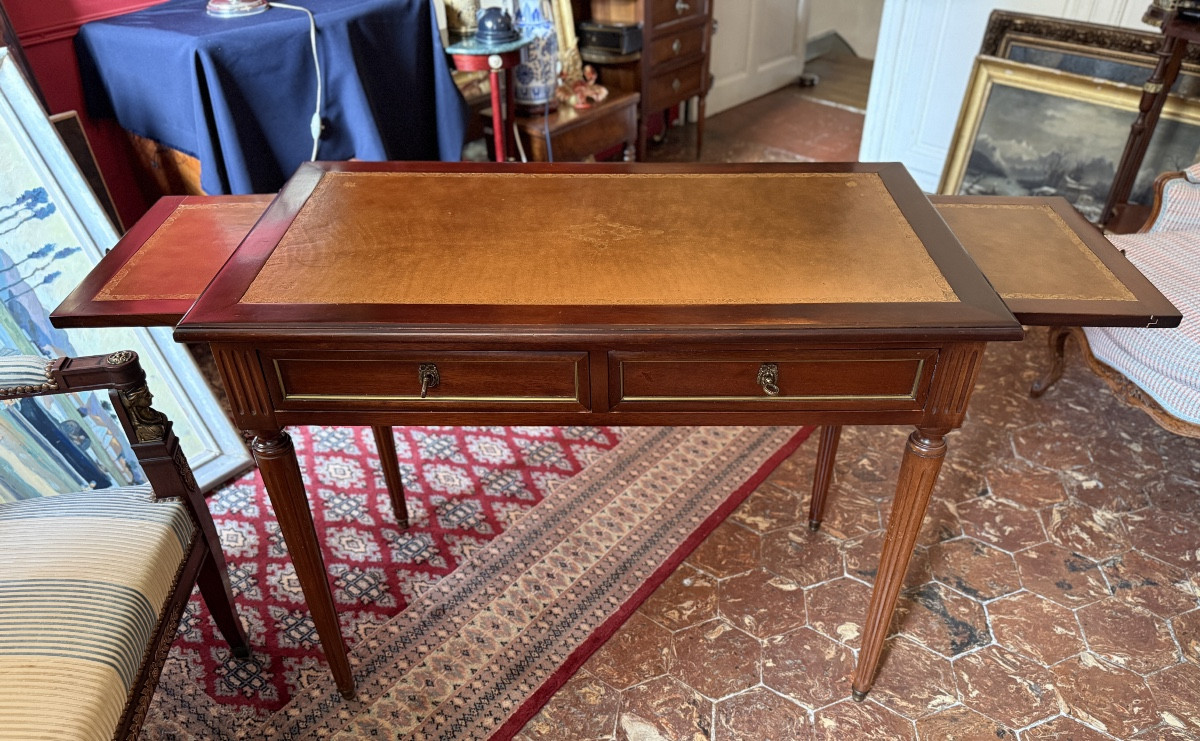 Bureau plat à tirettes de style Louis XVI en acajou. – Image 3