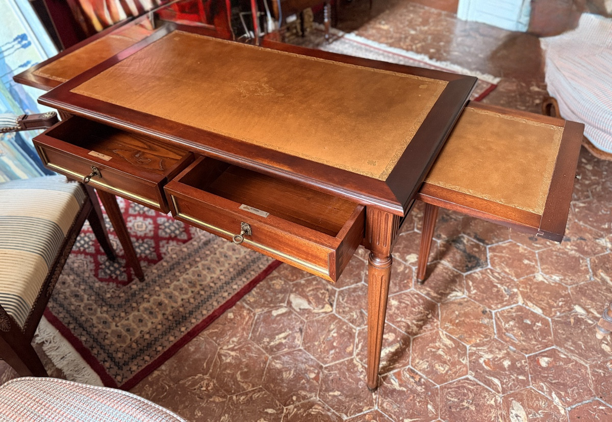 Bureau plat à tirettes de style Louis XVI en acajou. – Image 6