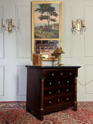 Commode de style Empire en acajou.