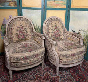 Maison GOUFFÉ à Paris. Paire de bergères de style Louis XVI.