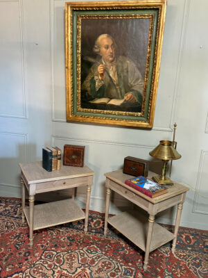 Paire de chevets ou bouts de canapé de style Louis XVI