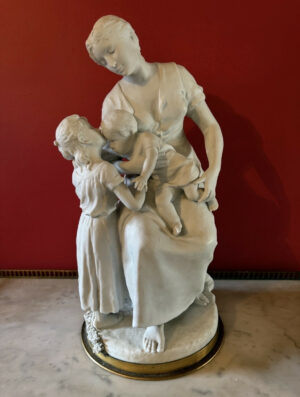 Biscuit « La Maternité » attribué à Paul Dubois (1829–1905)