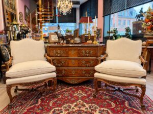 Paire de fauteuils Régence d’époque XXe