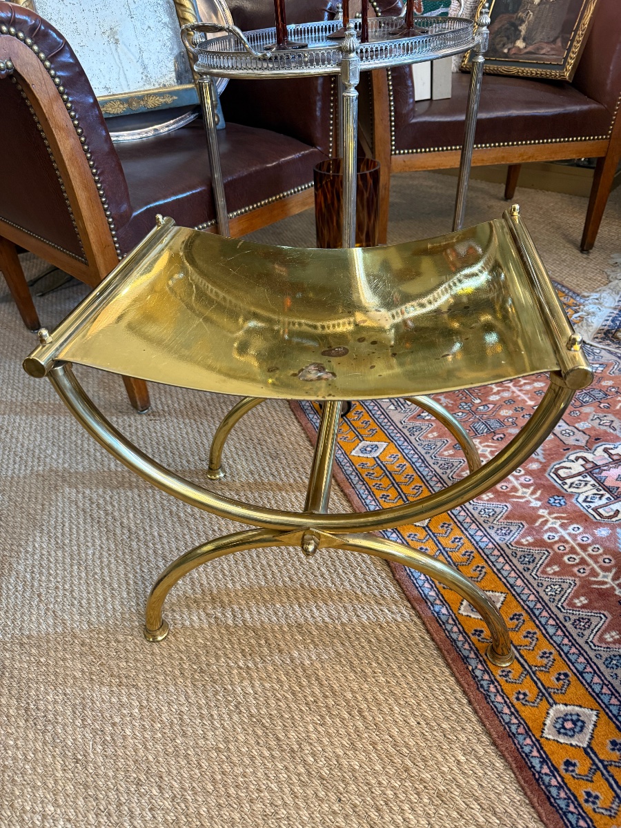 Tabouret curule en laiton massif doré, dans le goût de la Maison Jansen – Image 7
