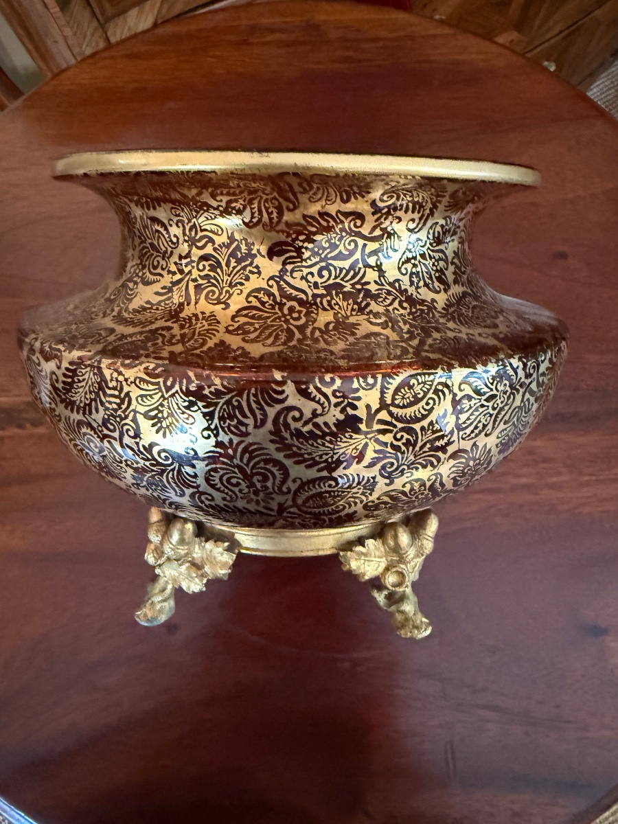 Baccarat – Importante coupe en cristal de couleur et doré, monture en bronze doré – Image 2